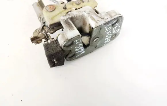 Mitsubishi Lancer Rear door lock