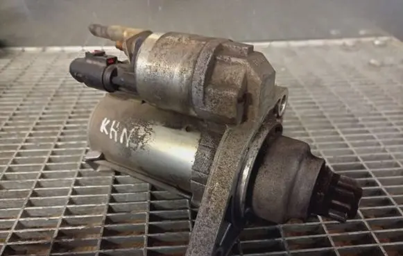 Volkswagen Golf VI Starter motor CAX KHN