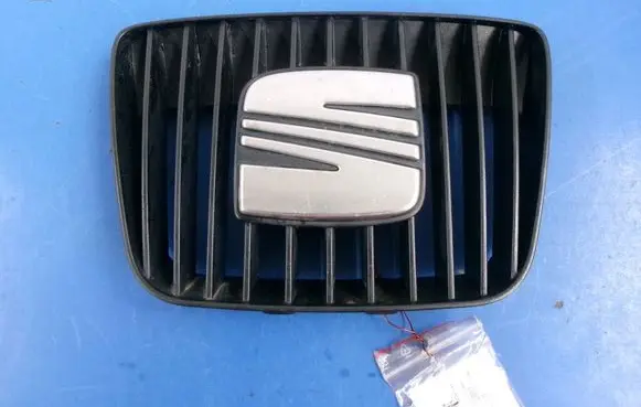 Seat Ibiza II (6k) Front grill 6K0853654D