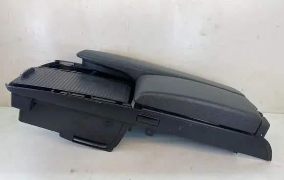 Mercedes-Benz C W204 Armrest A2046801339