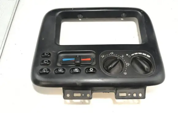 Chrysler Voyager Climate control unit P4677335K