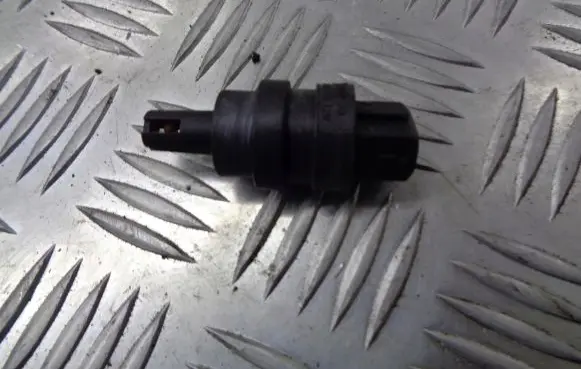Skoda Fabia Mk1 (6Y) Outside/exterior temperature sensor 028906081