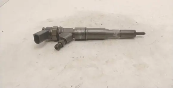 BMW 5 E60 E61 Fuel injector 7793836 0445110216