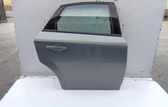 Ford Mondeo Mk III Rear door