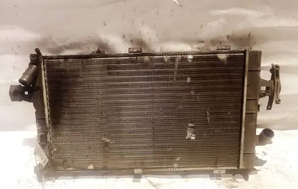 Opel Zafira B Coolant radiator
