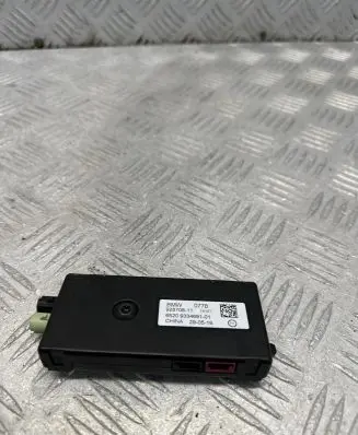 BMW X5 F15 Aerial antenna amplifier 9334691 92870811