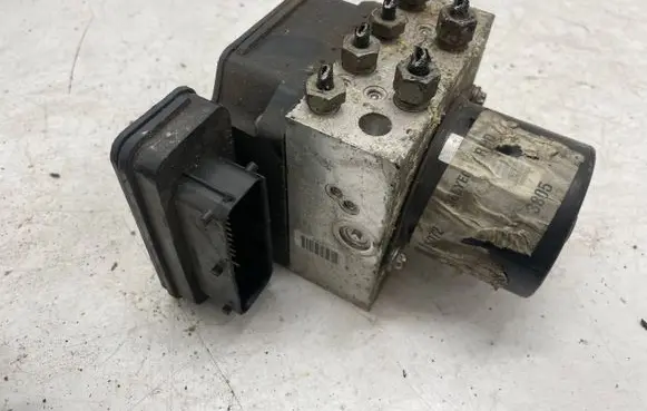 Opel Insignia A ABS Pump 13313805