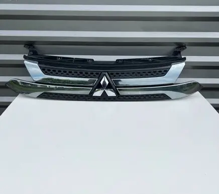 Mitsubishi Outlander Front bumper upper radiator grill 7450B304 7450B305