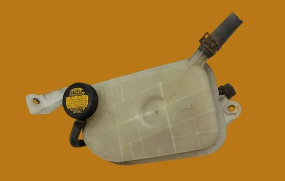 Toyota Avensis T270 Coolant expansion tank/reservoir 164800D030