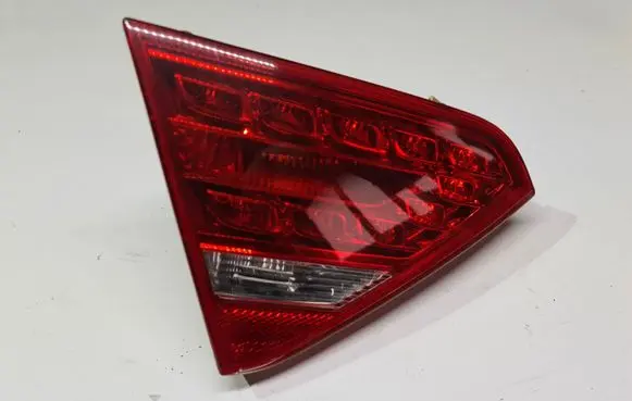 Audi A5 8T 8F Tailgate rear/tail lights 8T0945093A