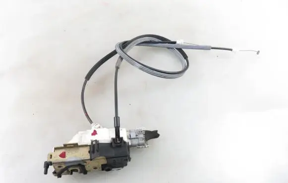 Peugeot 1007 Front door lock 9660701080D 9660701080