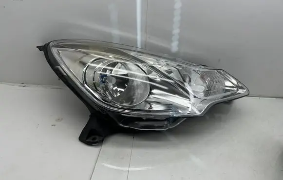 Citroen DS3 Headlight/headlamp 9673814380