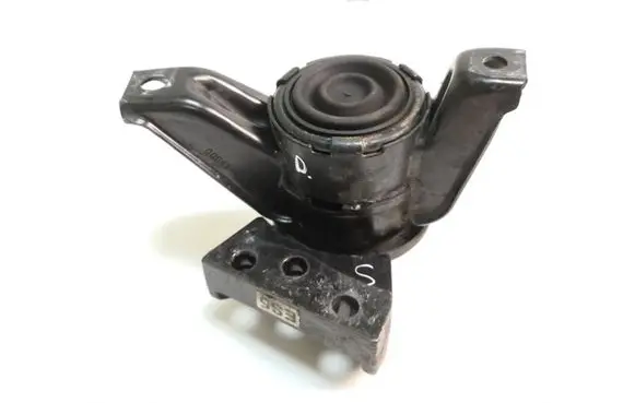KIA Sportage Engine mount bracket 21815A9000