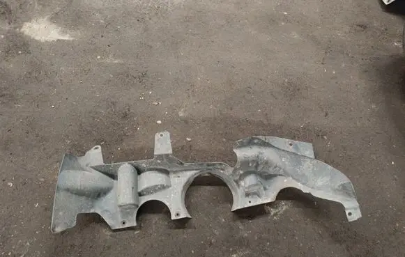 BMW X5 E53 Front underbody cover/under tray 7012075