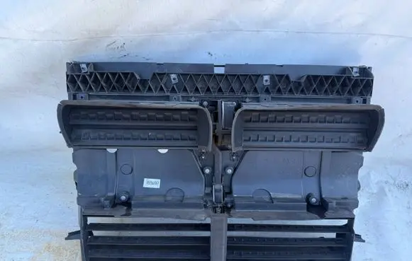 BMW 2 F45 Intercooler air guide/duct channel 8058552 8058553 51748058552