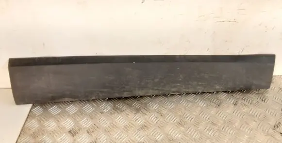 Jeep Cherokee Front door trim (molding) 1YW32TRMA
