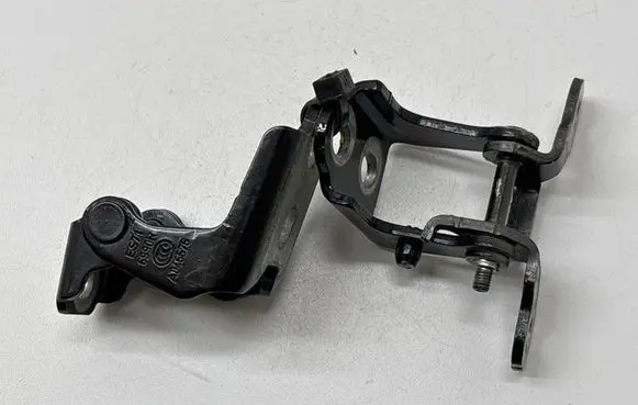 Rear door hinge set