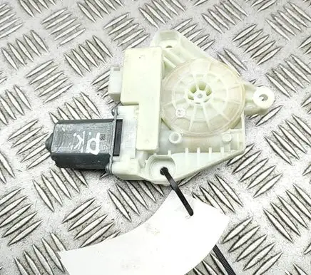 Mercedes-Benz E W213 Front door window regulator motor A2139069901