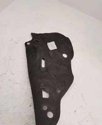 Volkswagen Touareg II Heat shield in engine bay 7P0863993B