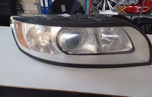 Volvo V50 Headlight/headlamp 31265695
