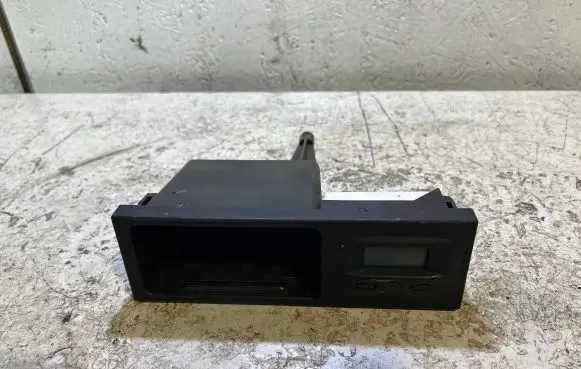 Mazda 323 Screen/display/small screen 89614195