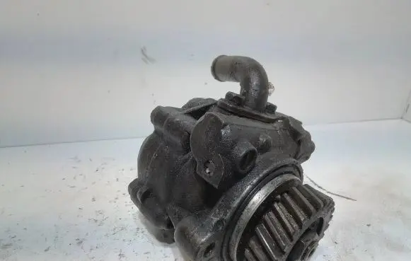 Mitsubishi Pajero Power steering pump 305012