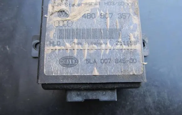 Audi A6 S6 C5 4B Light module LCM 4B0907357 251198 5LA00784500