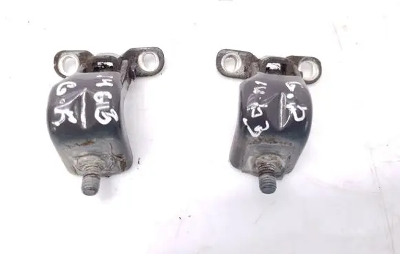 Volkswagen Fox Tailgate/trunk/boot hinge 5Z6827301