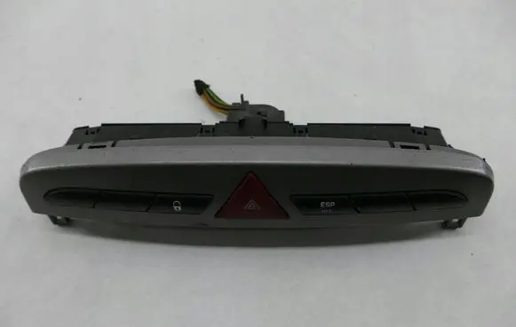Peugeot 308 Hazard light switch 9659215177
