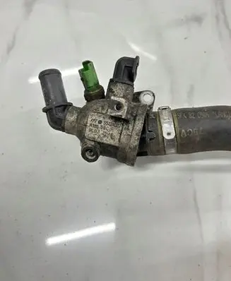 Opel Corsa D Thermostat/thermostat housing 55224022