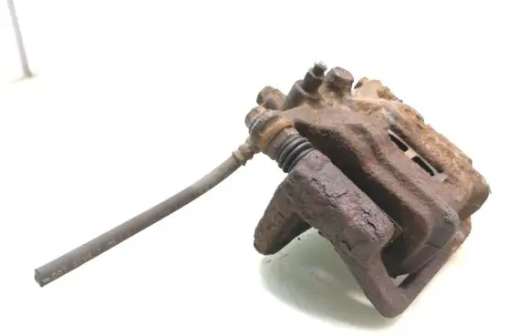 Honda CR-V Rear brake caliper