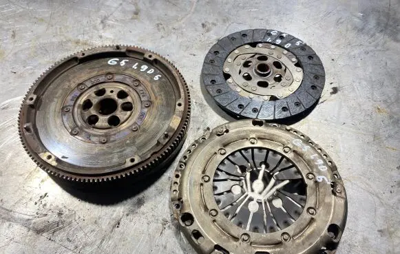 Volkswagen Golf V Clutch set kit Typm228e