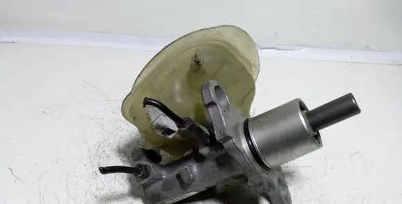 Audi A6 S6 C5 4B Master brake cylinder 4B0611301E