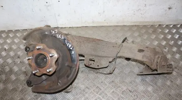 Nissan X-Trail T32 Rear wheel hub spindle/knuckle 