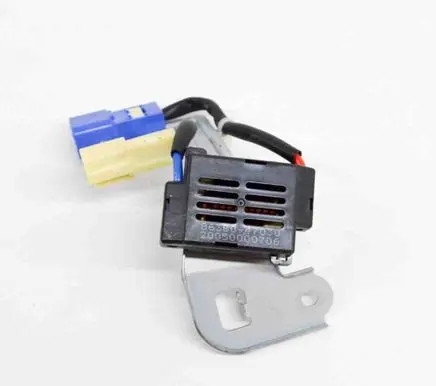 Toyota Prius (XW50) Aerial antenna filter 863B047030