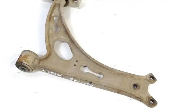Volkswagen Touran I Front lower control arm/wishbone