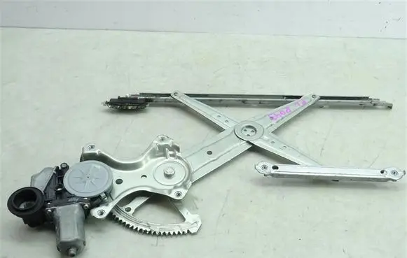 Toyota Prius (XW30) Front door window regulator with motor 8572030460