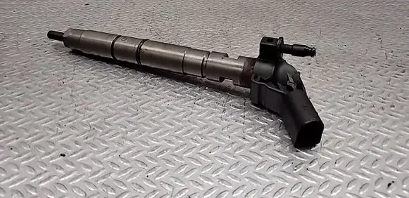 Audi A8 S8 D3 4E Fuel injector 059130277BD 0445115079