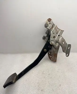 Cadillac STS Seville Brake pedal E8200180E 2B8B2