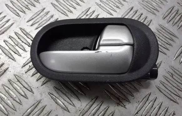 Mitsubishi Colt Front door interior handle
