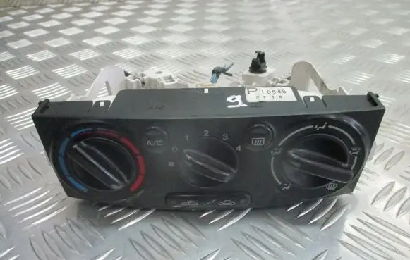 Mazda MPV II LW Interior fan control switch 