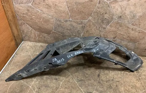 Mercedes-Benz SLK R172 Front bumper mounting bracket A1728850365