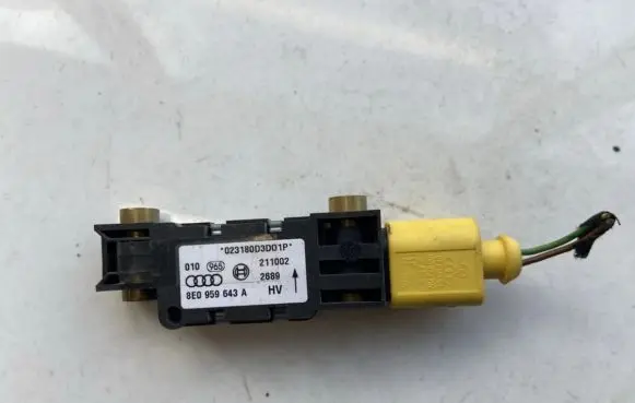 Audi A6 S6 C5 4B Airbag deployment crash/impact sensor 8e0959643a 023180d3d01p