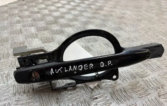 Mitsubishi Outlander Front door exterior handle 