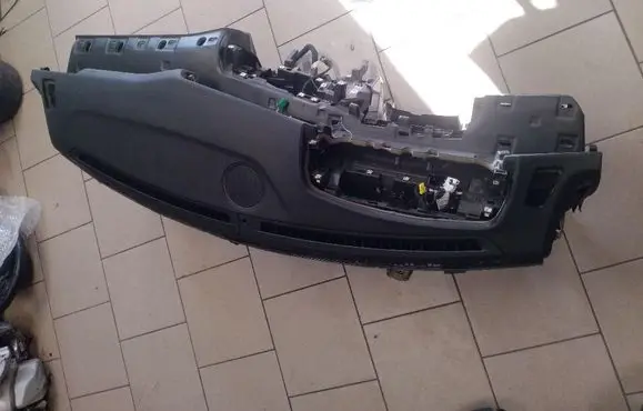 Peugeot 5008 II Dashboard 98191828ZD