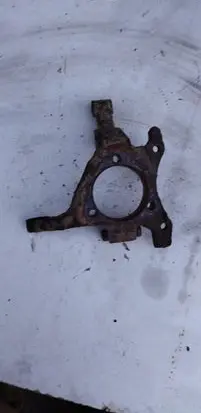 Opel Zafira A Front wheel hub spindle knuckle