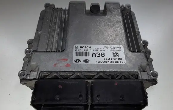 KIA Sportage Engine control unit/module 0281032614