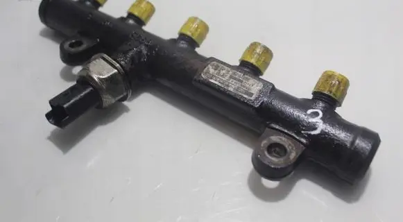 Volvo C30 Fuel main line pipe