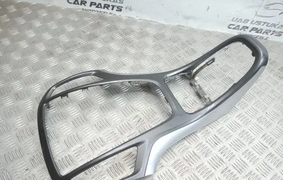 Opel Astra J Radio/GPS head unit trim 13349237