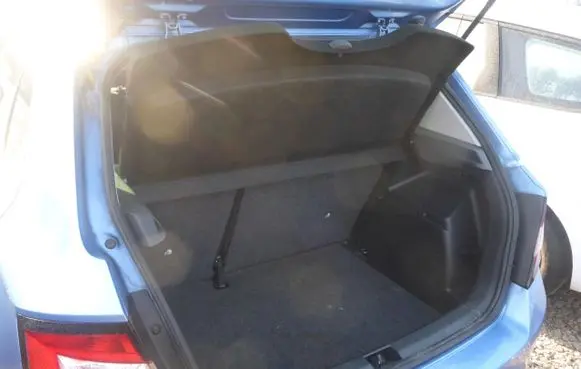 Skoda Fabia Mk3 (NJ) Tailgate strut 